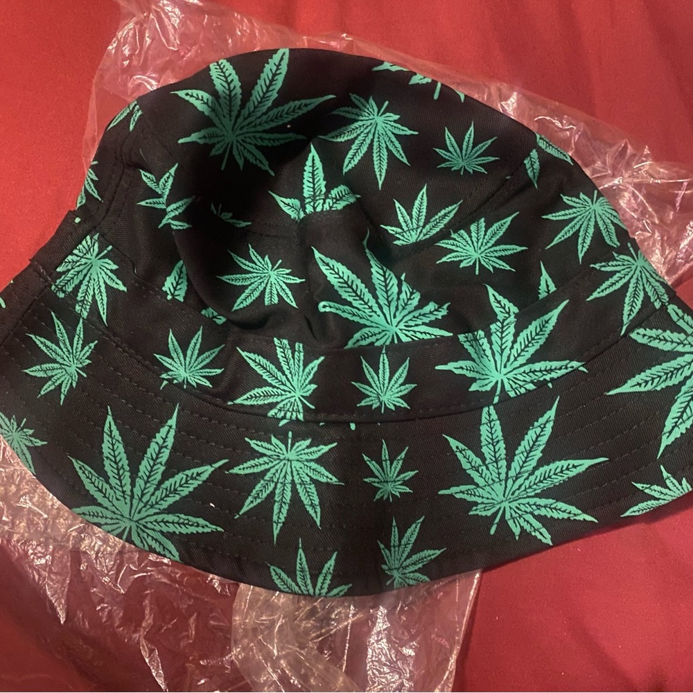 Bucket hat